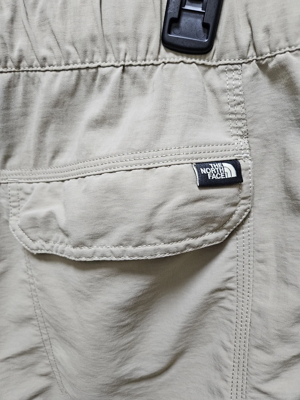 The North Face Men's Convertible Cargo Khaki Shorts with Black Belt XL/TG EUC